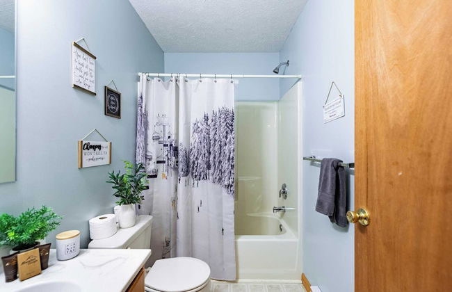 The Nest at Brier Crest by Avantstay Game Room, Expansive Deck & Fire Pit - Photo 18