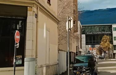 102 - Appart rénové avec grand salon et 1 chambre - Tram et Clinique Mutualiste à 1 min - Foto 20