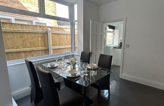 NEW 4 Double Bedrooms Large House - Foto 9