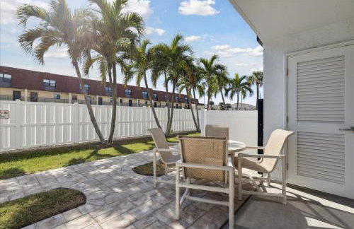 Chateau by the Sea - Cocoa Beach Oceanfront Pet-Friendly Condos with Rooftop Deck & Heated Pool - Photo 7
