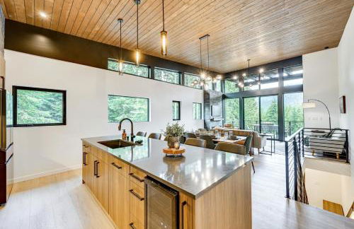 Ski In and Out The Mountainside House with Hot Tub! - Foto 17