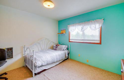 Cozy Washington Retreat with Deck, Walk to Beach! - Foto 21