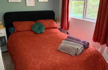 Robins' Rest - 22 Caer Beris Luxury Lodge Park NEW Sleeps 6 Riverside Reteat - Foto 6
