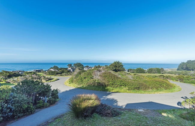Viglione Fireplace, Hot Tub, & Ocean Views - Photo 21