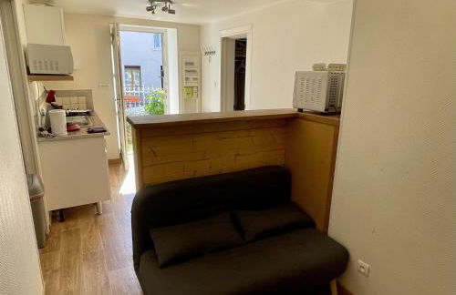 S19 Parking 1 chambre 1 à 2 personnes, facile d'acces A77, Nevers Magny Cours - Foto 14