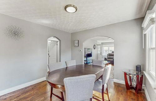 Near Beach! Group-Friendly Michigan City Retreat - Photo 8