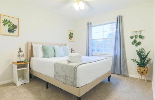 Salty Tide Getaway - Nightlife, Pool, Play, Beach - Foto 16