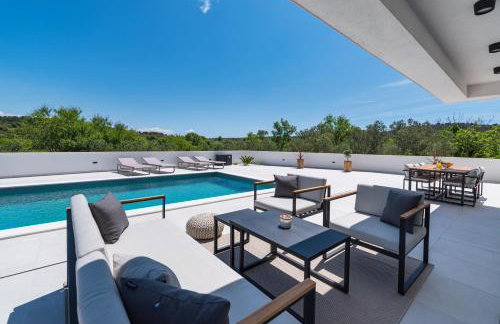 Villa Kurnatari - Photo 29