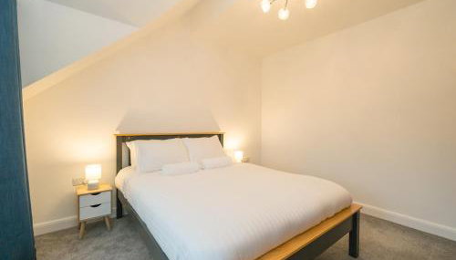 Modern 4-Bed Home Spacious & Comfortable - Pass the Keys - Foto 3, Other