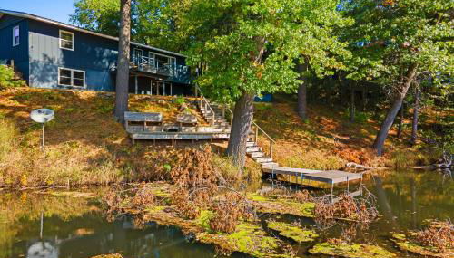 Antiquing and Fishing Riverfront Waupaca Home! - Foto 2