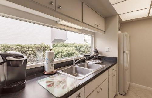 1128 PL Escape to this Pondside Paradise - Foto 16