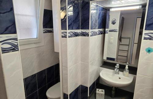 Grand Studio aux Salins - climatisation - terrasse - 90m de la mer - Foto 12