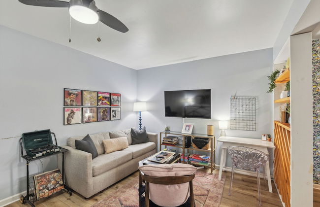 Trendy Studio for 4 w/ Community Pool! - Photo 10