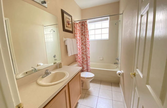 Family Home at Tower Lake - Foto 13