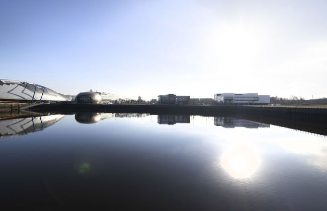 JOIVY Bright 3-Bed Flat Overlooking The Clyde - Foto 32