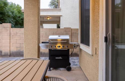 Modern 4BR Retreat in Prime Gilbert Location - Foto 4