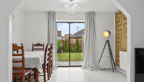 Spacious 3 Bedroom Home in Aintree - Foto 3