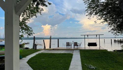 Waterfront Home with Private Beach, Stunning Views - Foto 3