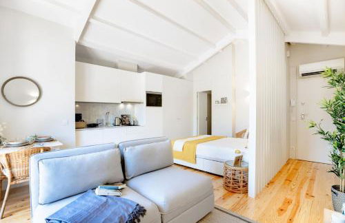 Porto Downtown Studio with Balcony - Foto 10