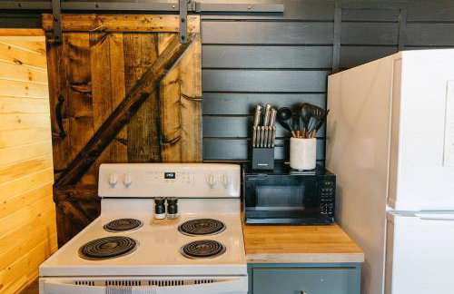 "Lumber Lodge" - Comfy & Woodsy Stay in RRG/Auxier - Foto 25