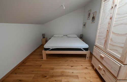 Dans résidence neuve LE SNOW ROC sur les pistes, appartement 8 personnes 2 chambres et coin montagne avec Terrasse WIFI et SAUNA - Photo 15