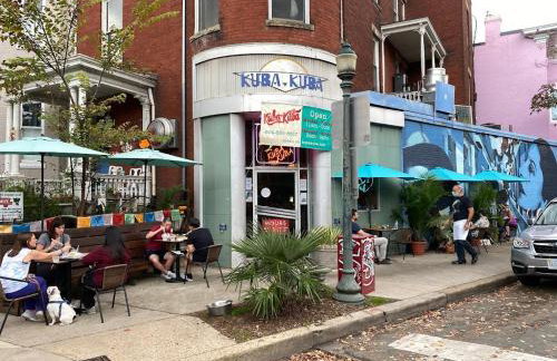 Prime Location 2 BR Oasis with Washer and Dryer - Foto 47