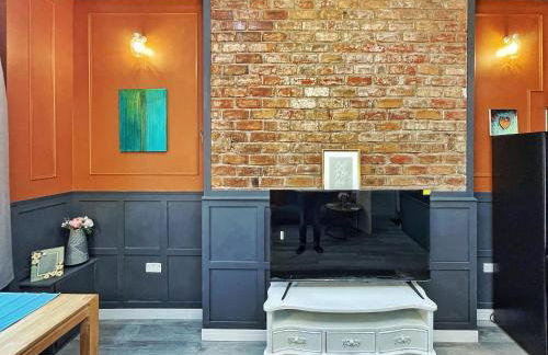 AdeamStays provides Beautiful centrally located 1 and 2 bed apartments on Liverpools Boulevard - Foto 22