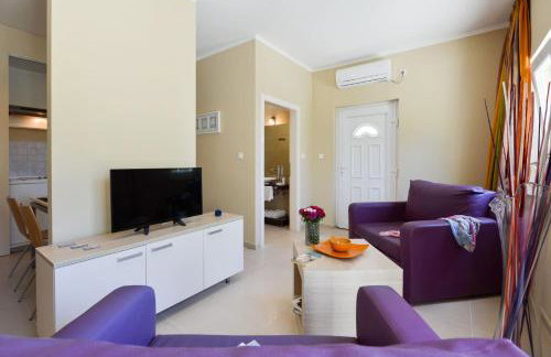 Cecilia Apartments - Photo 7