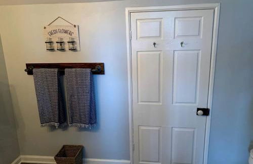 Sweet Chic Farm Cottage with Pool, Hot-Tub and Beautiful Sunsets in Maryland - Foto 22