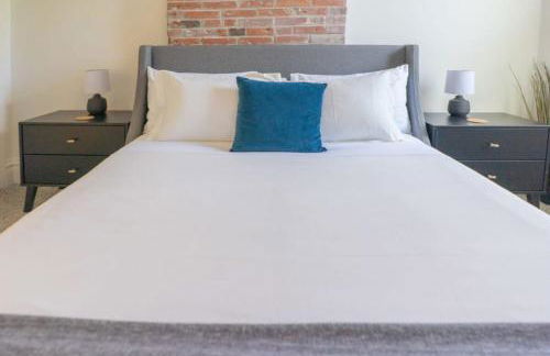 Spacious and Cozy St Louis Gem ABODEbucks - Photo 17