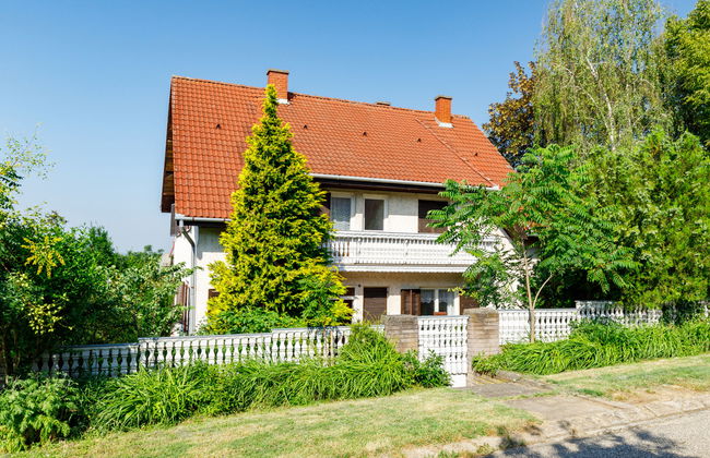 4 bedroom House in Fonyód with garden and terrace - Photo 28