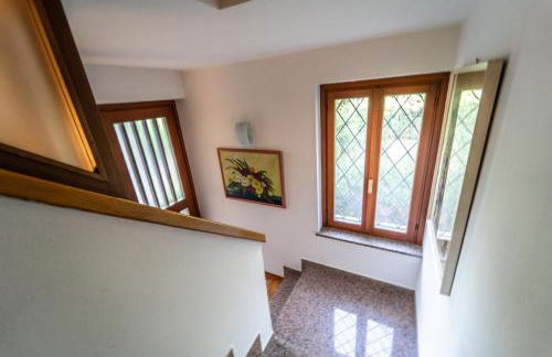 GuestHost - Visogliano Roomy Apt w Terrace near the Station - Foto 20