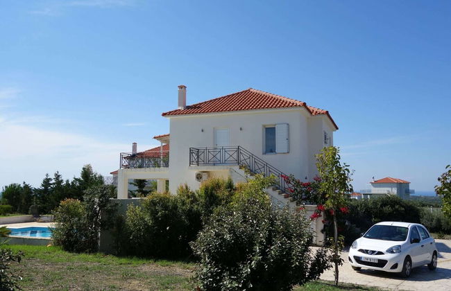 Elegant Villa in Evangelismos with Pool & Garden near Sea Beach - Foto 12