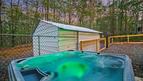 Pocono Lake Escape, includes Golf Cart, Firepit - Foto 4