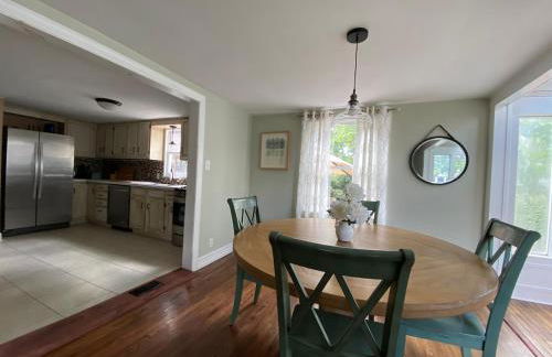 Hamburg Home in Heart of Village - Foto 13