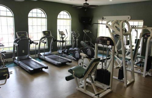 Pool view, 10 miles to Disney World, washer, dryer, kitchen, Wifi, two pools, ground level - Foto 13