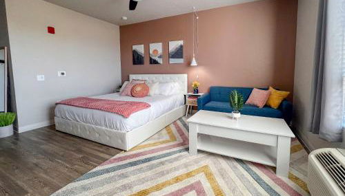 Boho-Luxe Studio - Pink Accents & Mountain Calm - Foto 2