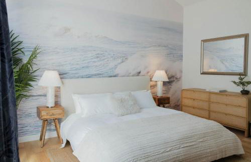 Stylish PB Townhome, Walk to Bay, and Balcony - Foto 9