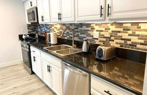 NEW cozy beautiful house with pool and hot tub - Foto 48