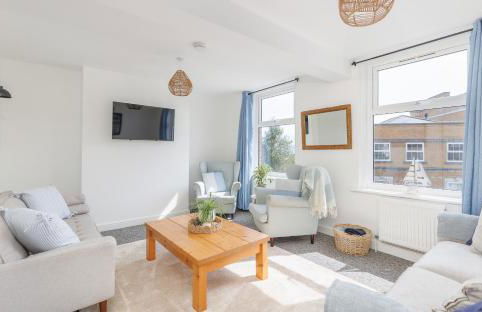 Heart of Cowes - 10 Guests, 200m to Town, Sea View - Photo 2