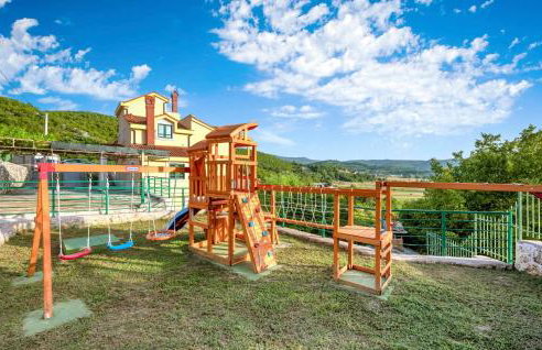 Awesome Home In Mirlovic Polje - Foto 7