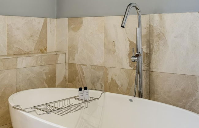 Beautiful Apartment Walking Distance to the Ocean Atlantic Views - Foto 25