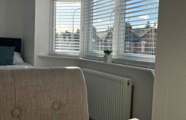 Briants, for Families & Contractors - Free Parking - Photo 52