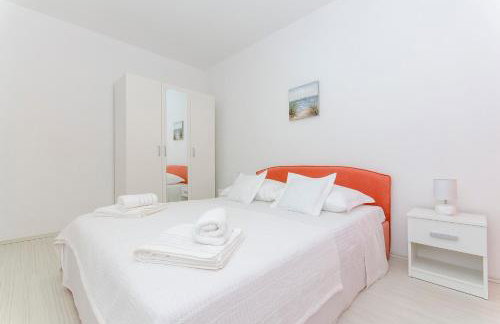 Guest house LUCIJA with swimming pool - Photo 9