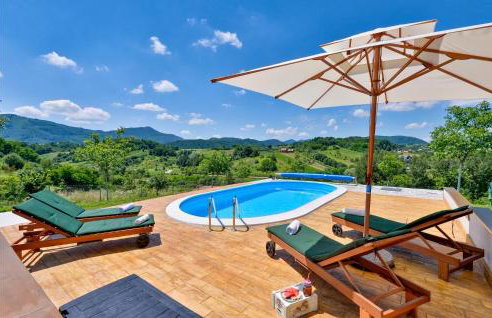 2 Bedroom Amazing Home In Lepoglava - Foto 1