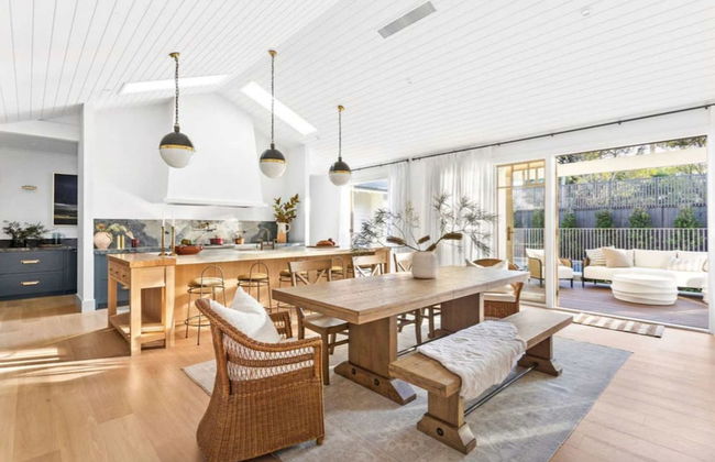 Muskoka Luxe Retreat With Pool Spa Fire Pit - Photo 2