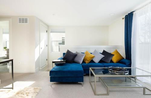 Stunning 3BD 3.5 BA - 10 Min to Downtown! Garage! - Foto 29