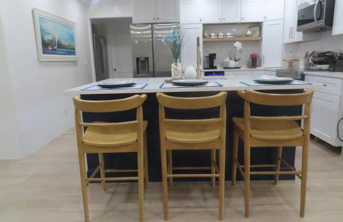 Serene Space! Waterfront Home! - Foto 14