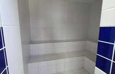 LINDO APARTAMENTO EM UBATUBA NA PRAIA DO ITAGUA, SAUNA, PISCINA, WI-FI, AR CONDICIONADO, 2 VAGAS DE ESTACIONAMENTO e BELA VISTA DA SACADA - Foto 12