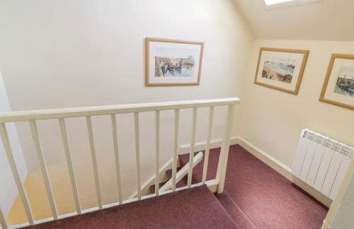 Near Bank Cottage - Photo 10